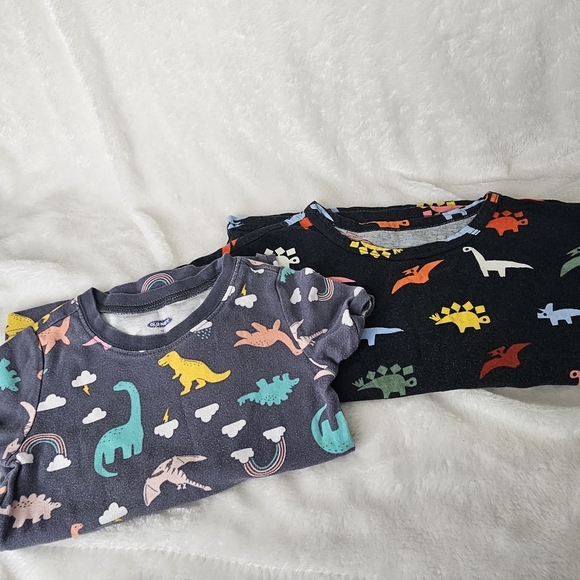 Old Navy Baby Kids Size 5T Tee Shirt Set Of 2 Short‎ Sleeve PLAY QUALITY Clothes - Picture 1 of 11